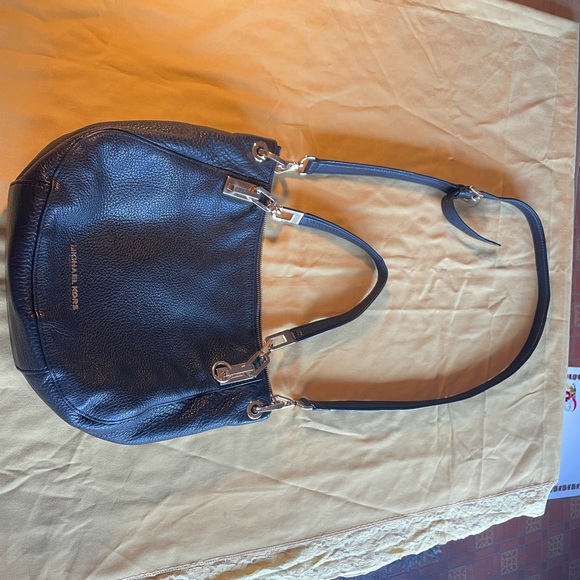 Black Michael Kors purse - Picture 2 of 14